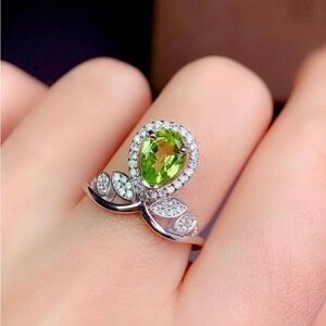Elegant Silver and Green Gemstone Ring